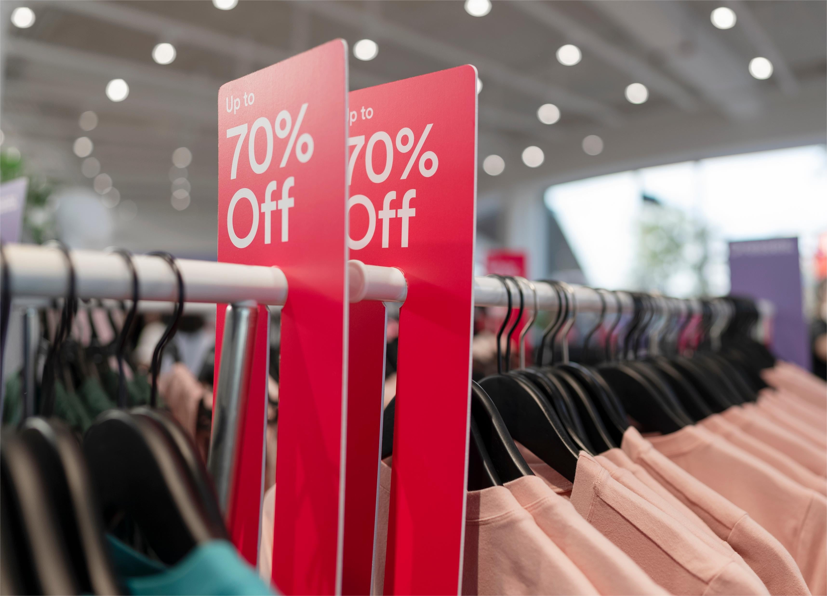 企業想降低成本定制T恤?一般定制T恤需要幾錢?