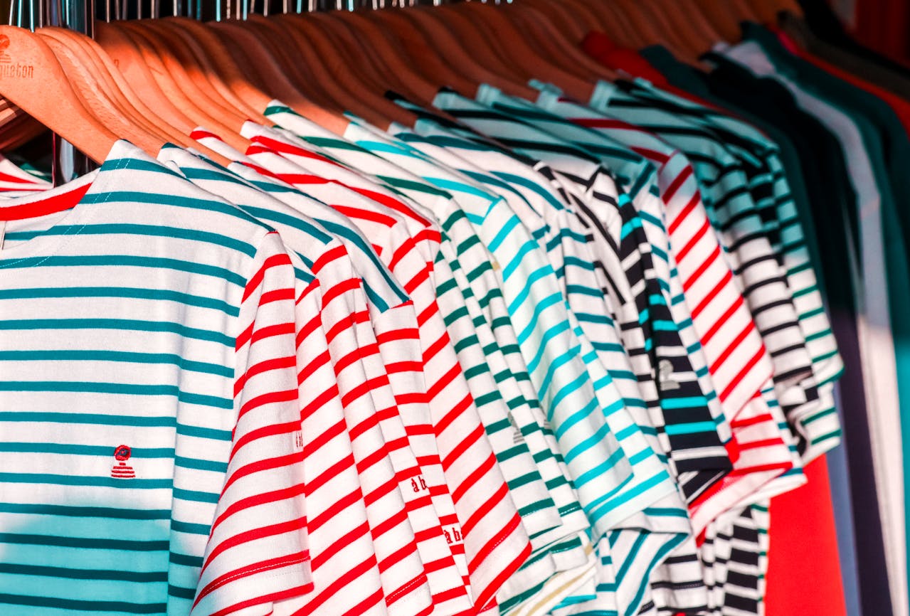 Simple Guide Before Ordering Custom T-Shirts for Your Company