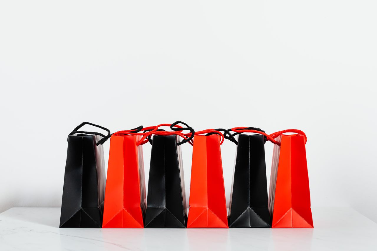 Conference Gift Bags vs. Individual Giveaways: Which Drives Better Engagement?