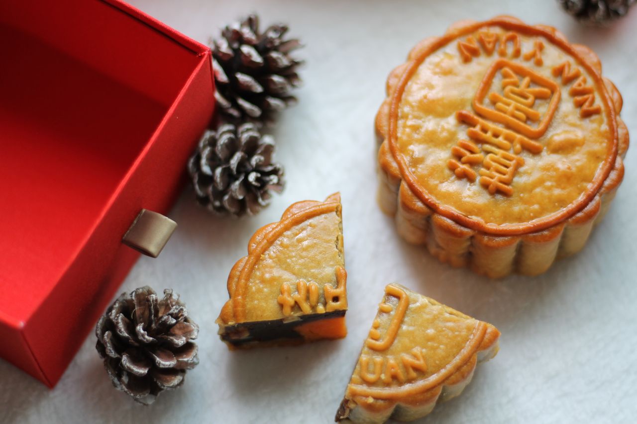 How Custom Gifts Elevate Mid-Autumn Festival Celebrations