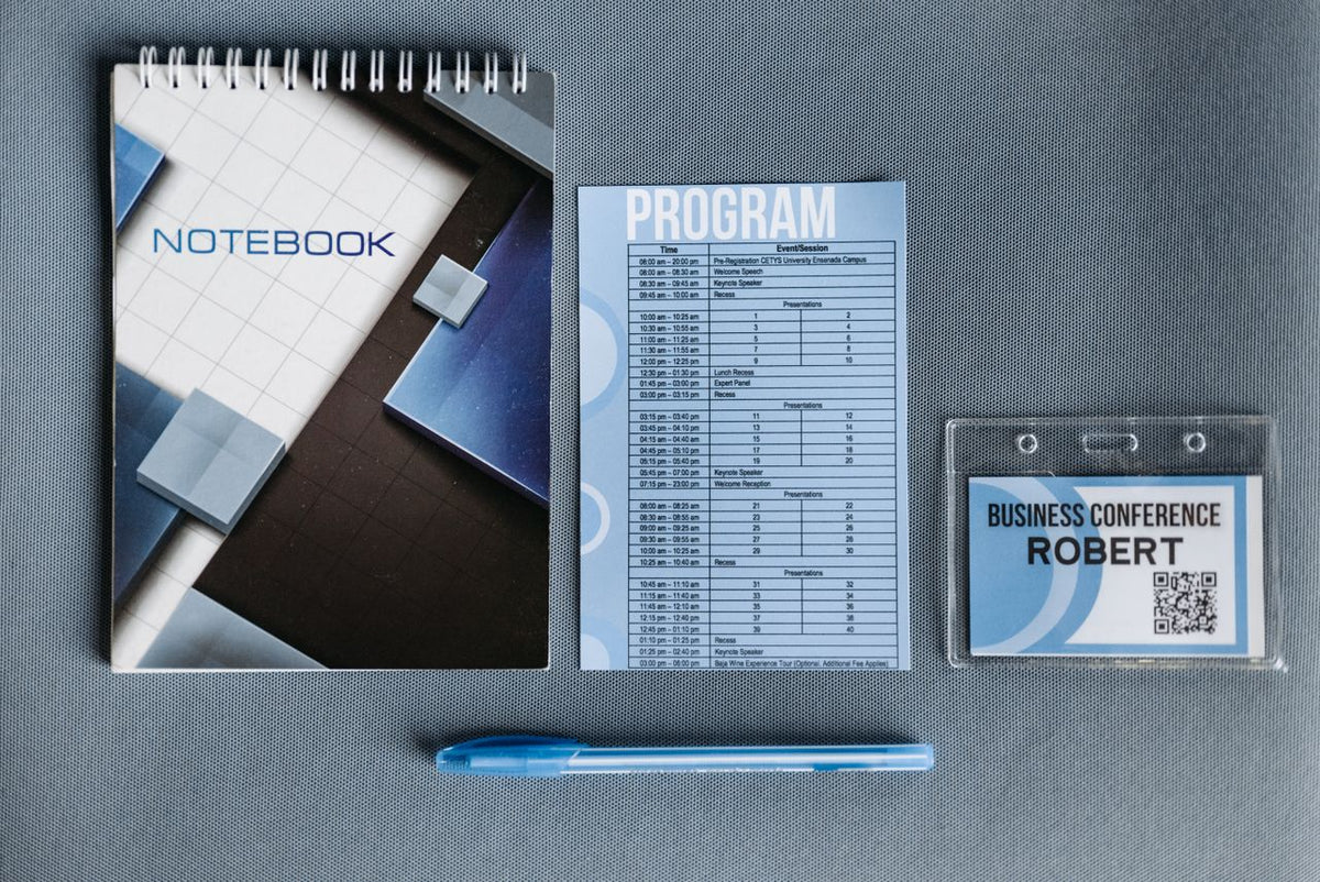 How to Choose Conference Swag That Attendees Actually Keep (Not Throw Away)