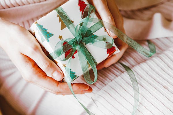 Best Employee Recognition Gifts to Appreciate Your Team