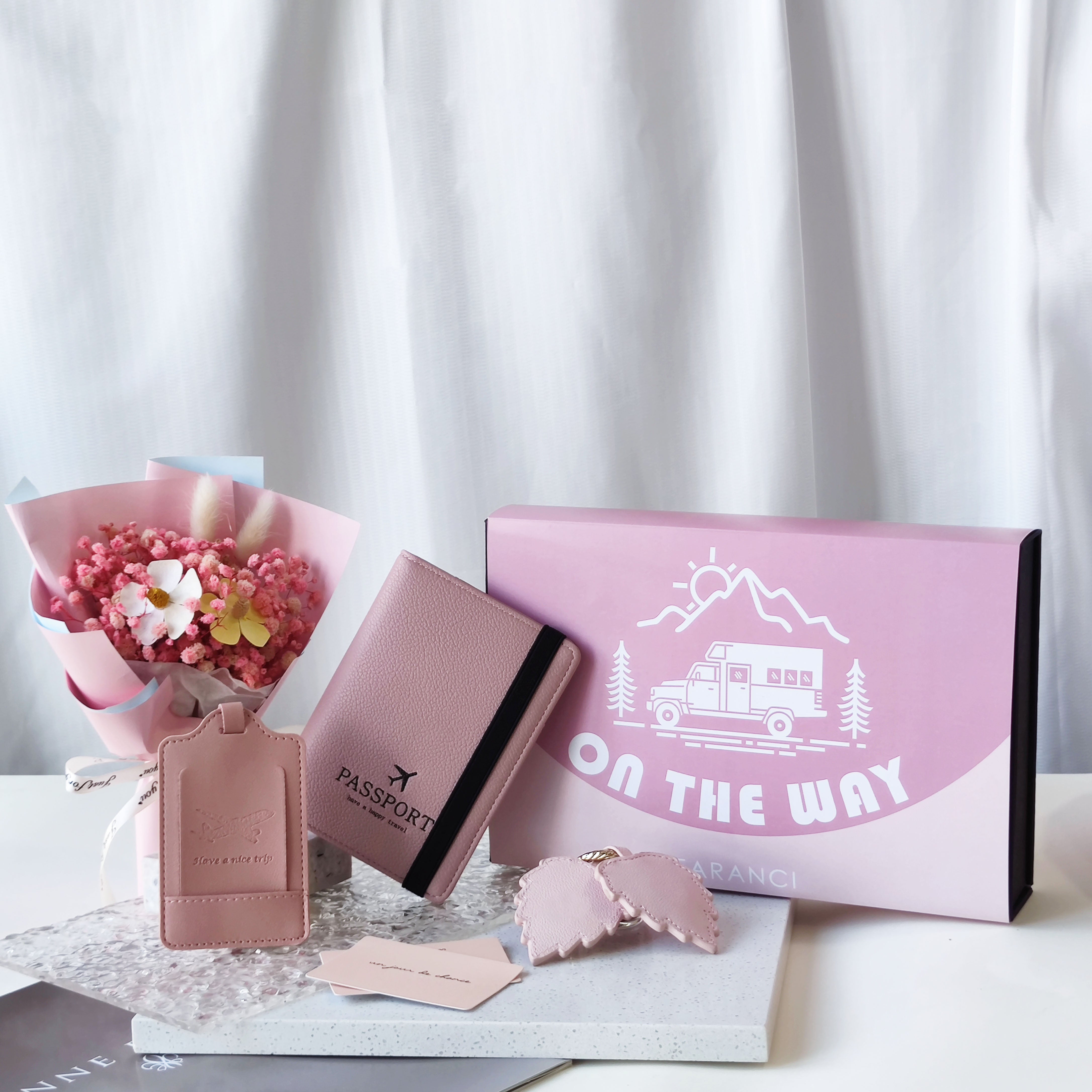 Pink travel companion set