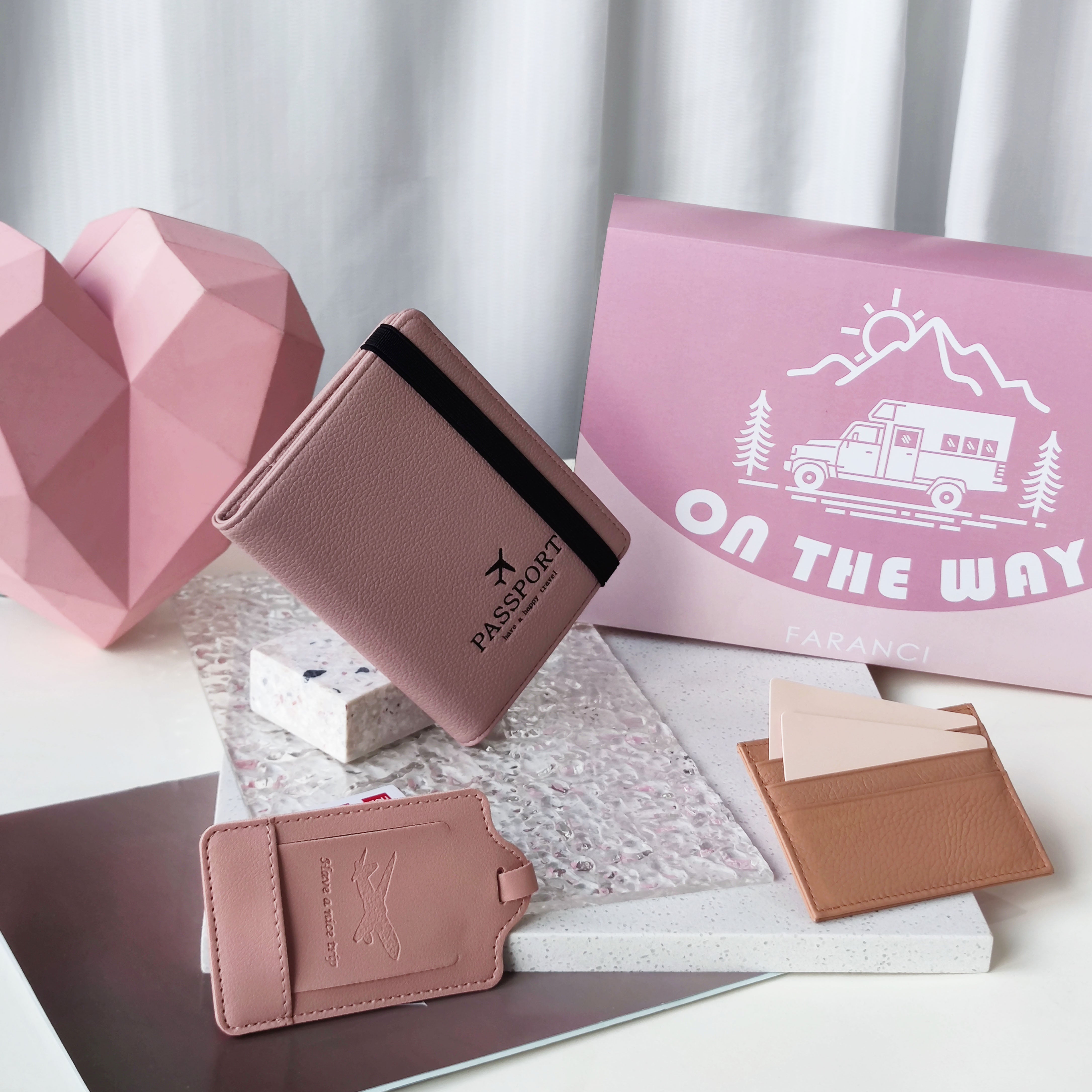 Pink travel companion set