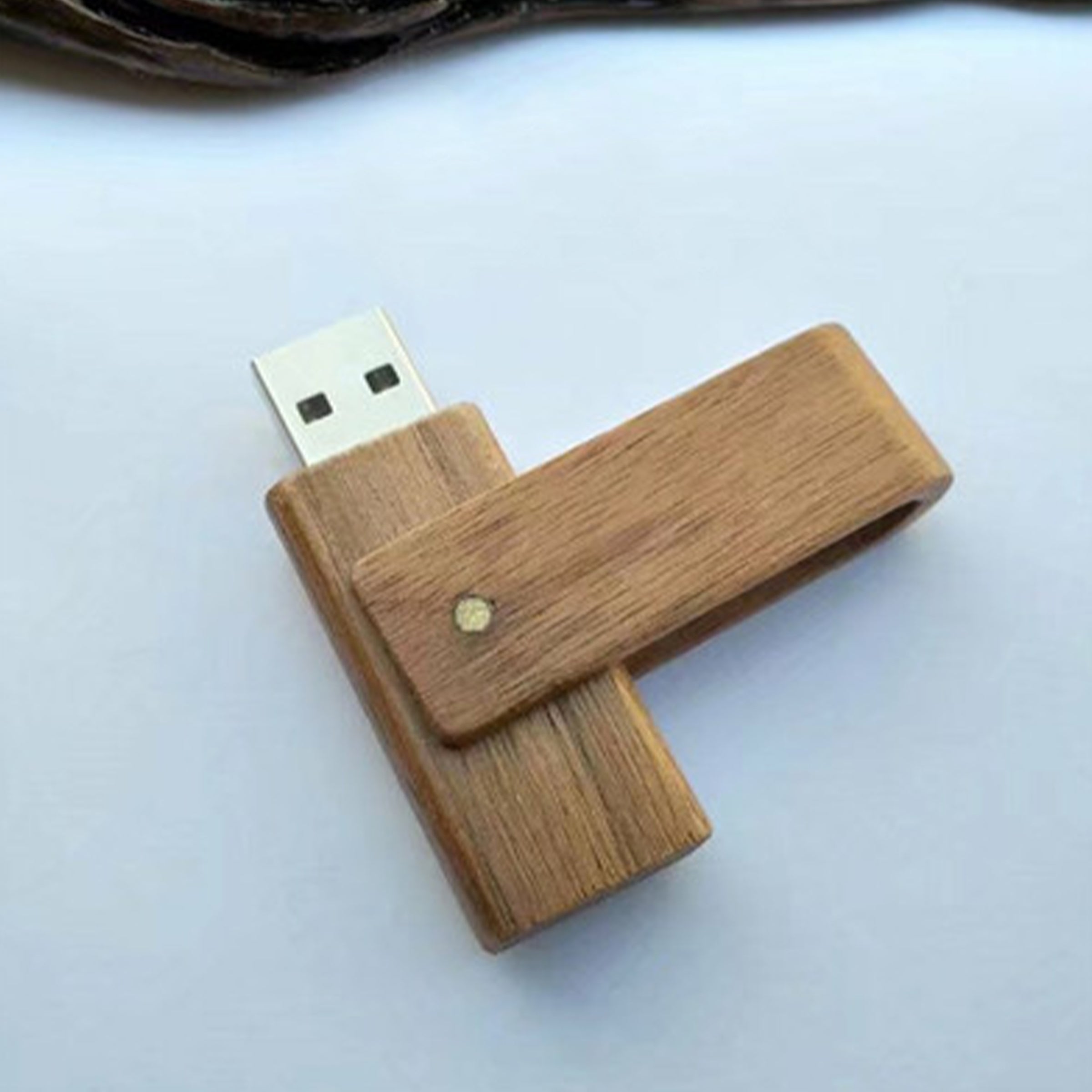 Wooden rotating USB | 16G木質旋轉16G創意禮品竹木禮品BG17-2