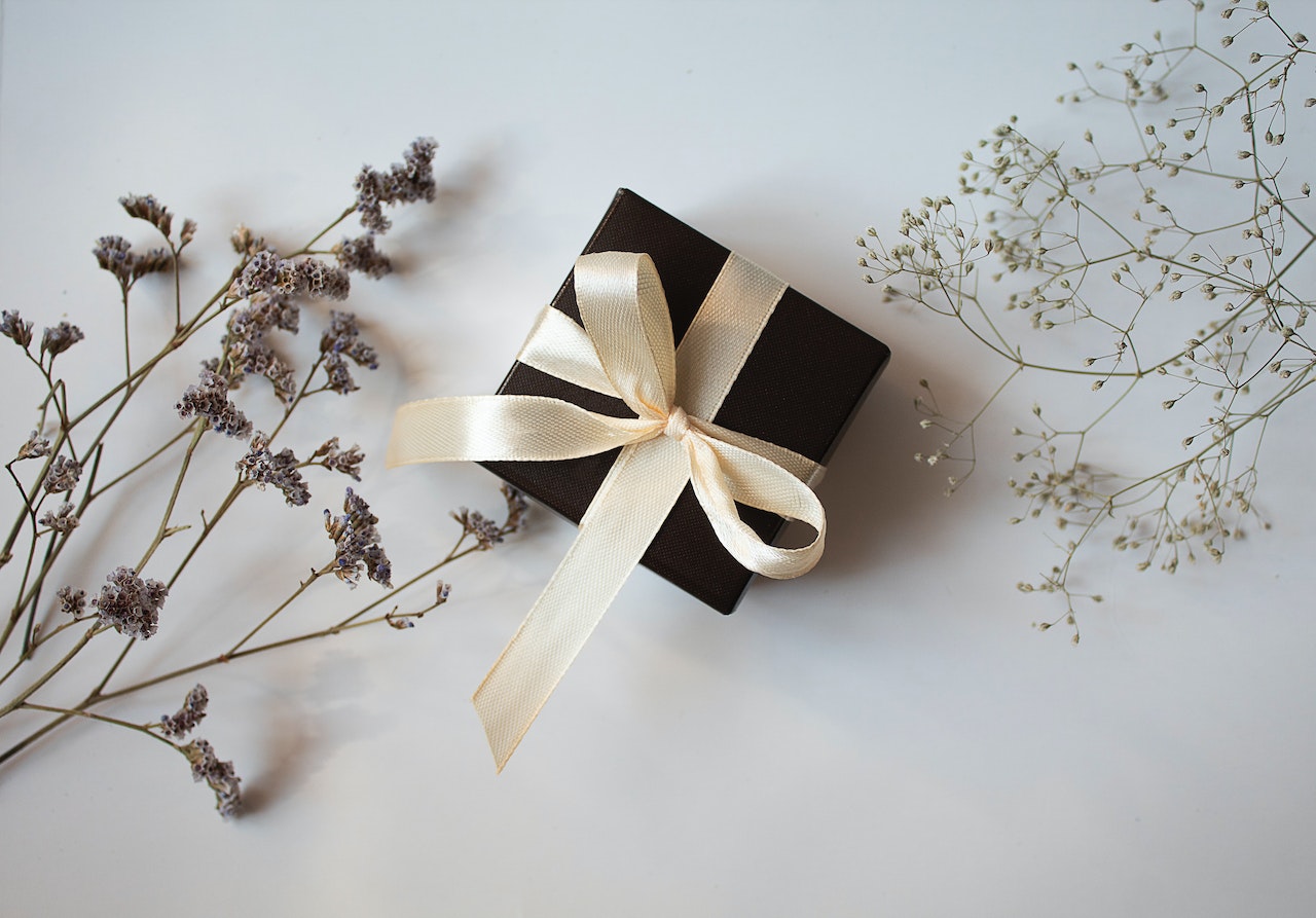 Top 12 Corporate Luxury Gifts for VIPs