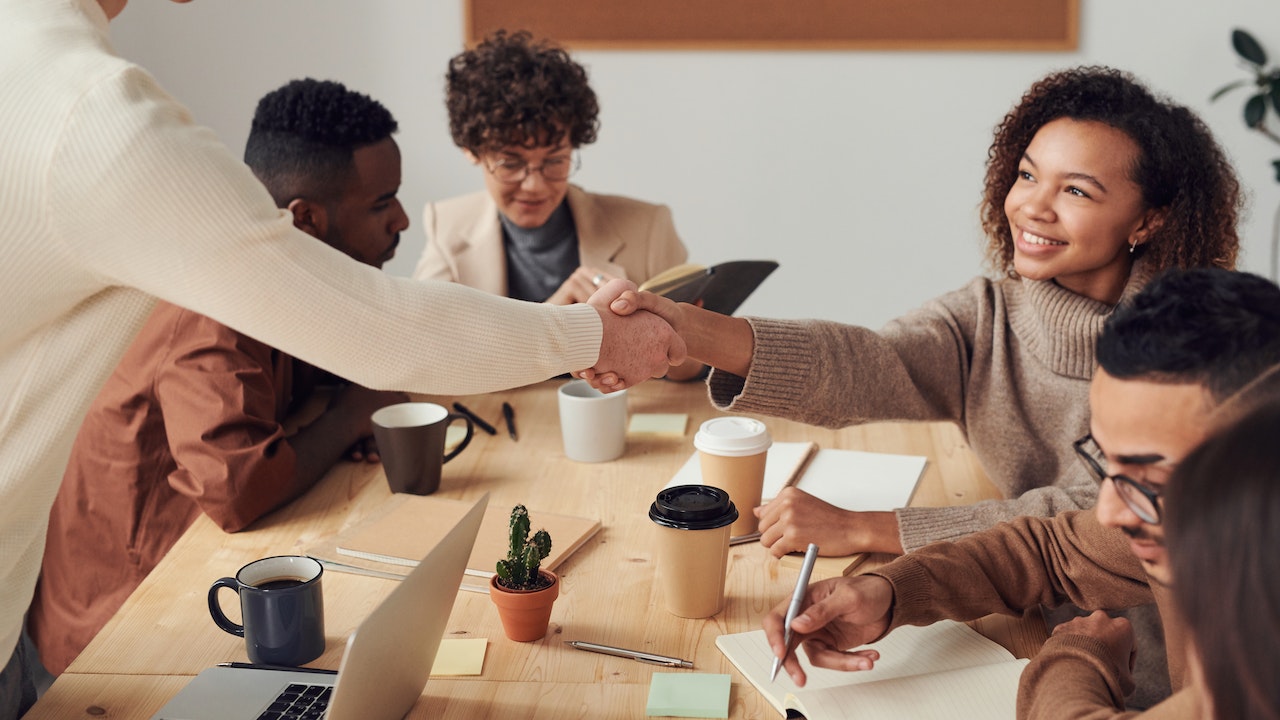 12 Best Employee Recognition Ideas at Work in 2023