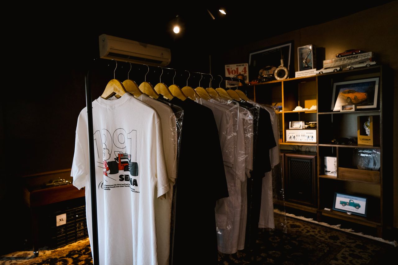 Printing Methods for Custom T-Shirts Compared: Screen Print, Embroidery, and DTG