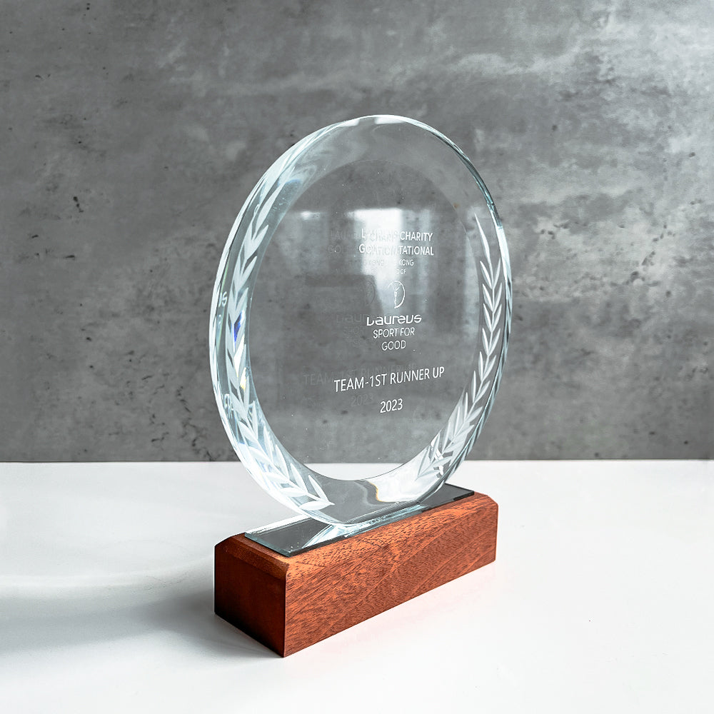 [Case Studies]Laureus | Solid Wood Base Round Crystal Trophy