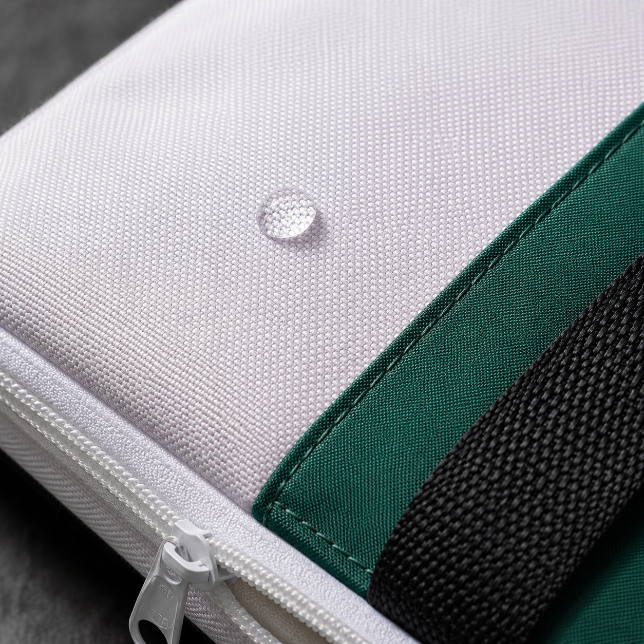 Customized 2-in-1 Folding Backpack Picnic Mat Outdoor Travel Portable Folding Cushion  | 二合一摺疊手提袋野餐墊 戶外旅行便携野餐墊