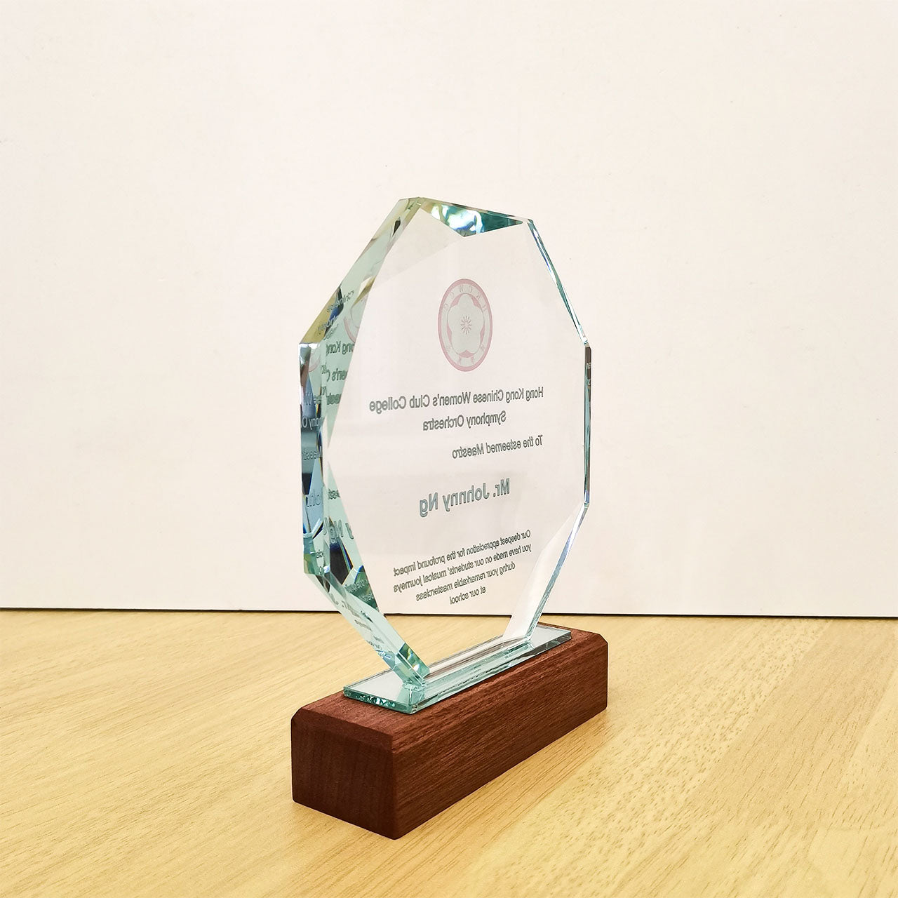 [Case Studies]HKCWCC | Solid Wood Base Octagon Crystal Trophy