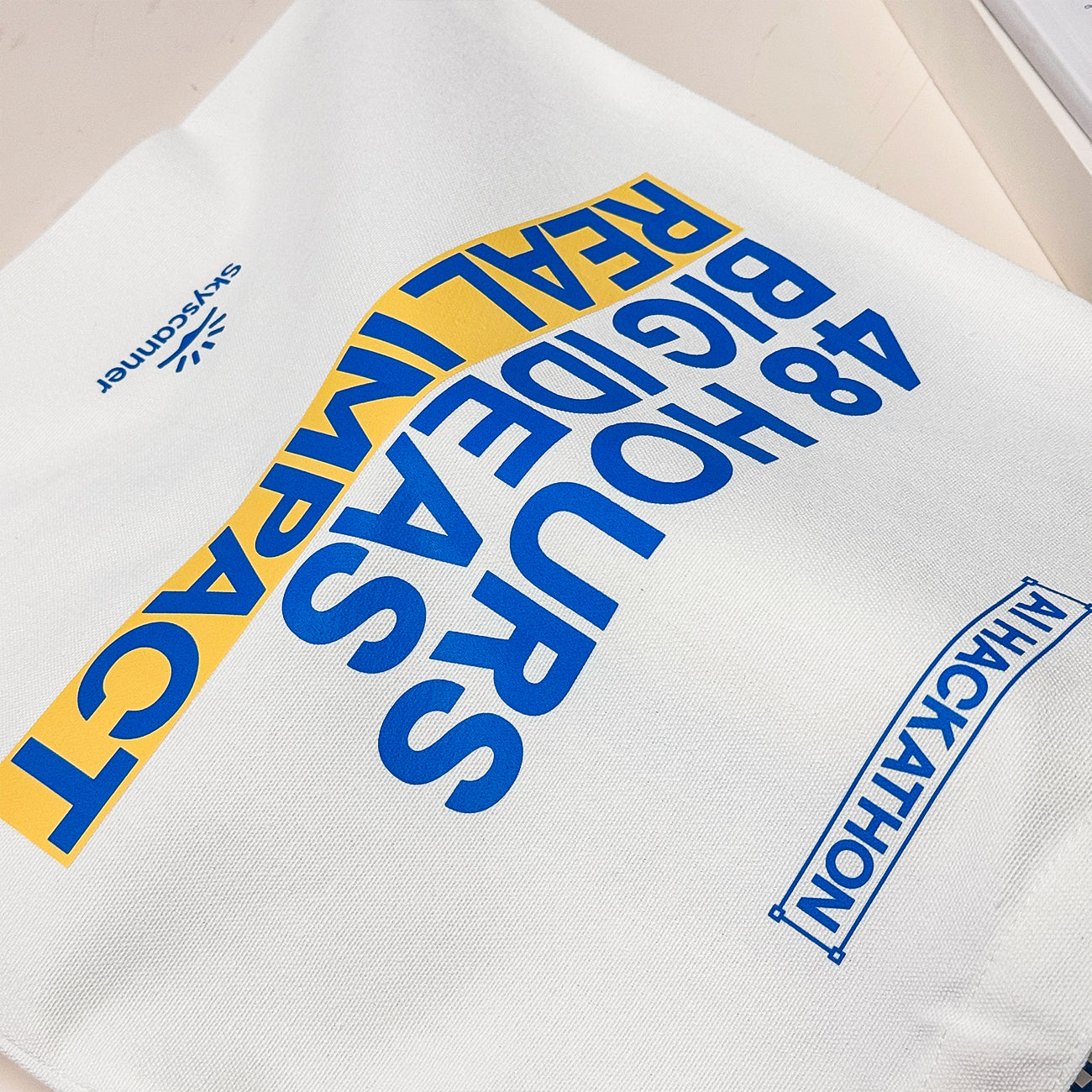 [Case Studies]（7-in-1 Kit）Backpack + T-shirt + Stationery + More! Perfect gift