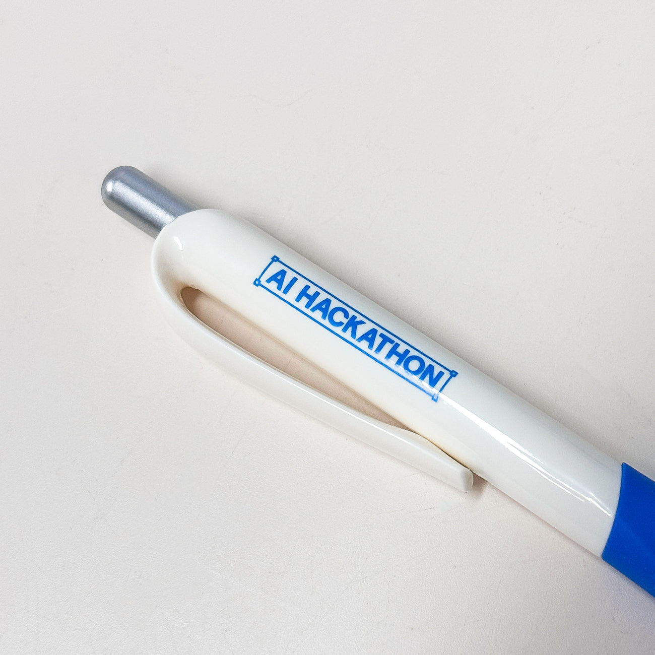 [Case Studies]（7-in-1 Kit）Backpack + T-shirt + Stationery + More! Perfect gift