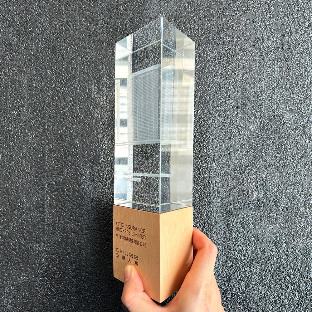 [Case Studies]CHUBB | Crystal 3D Inner Carved Trophy