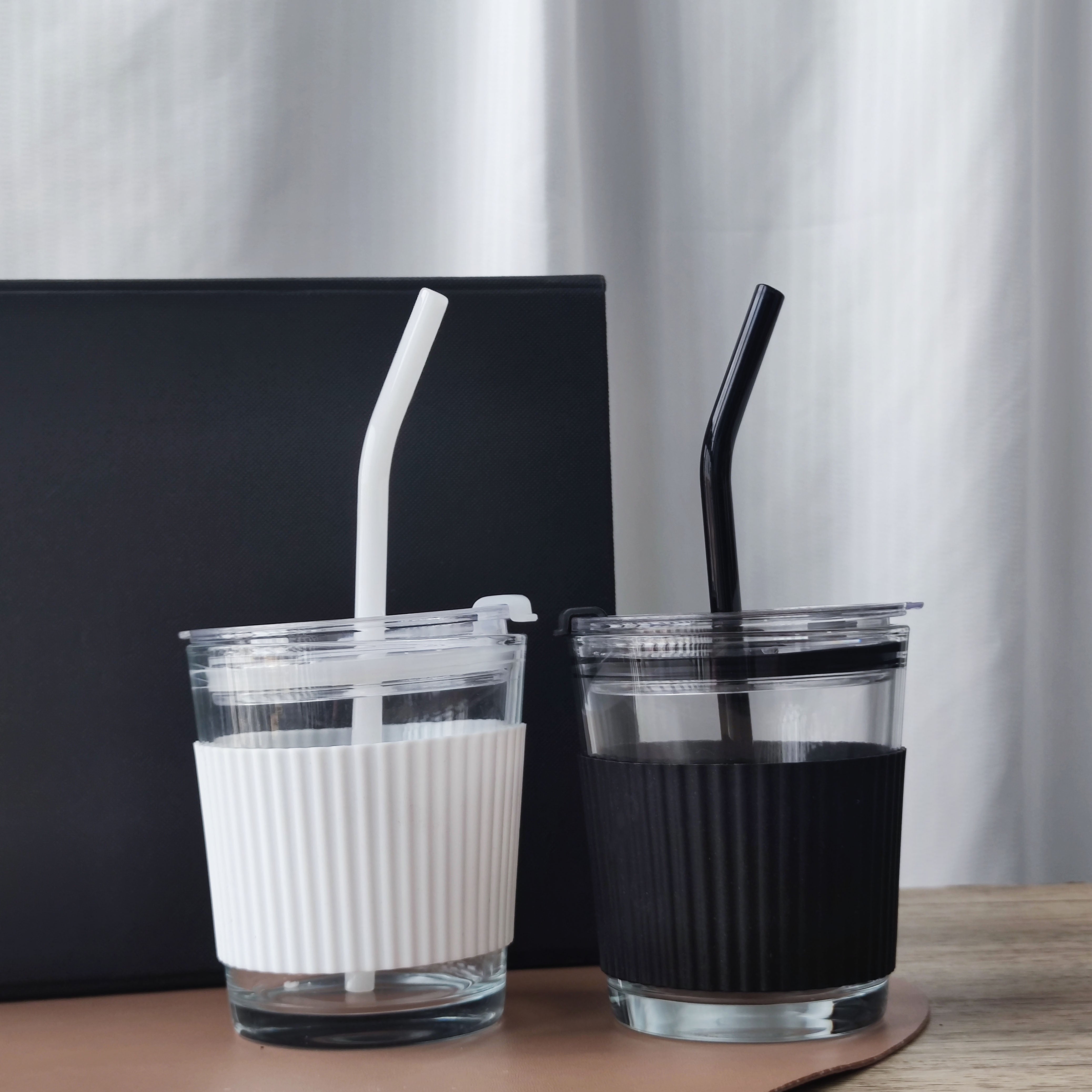 Reusable tumblers set