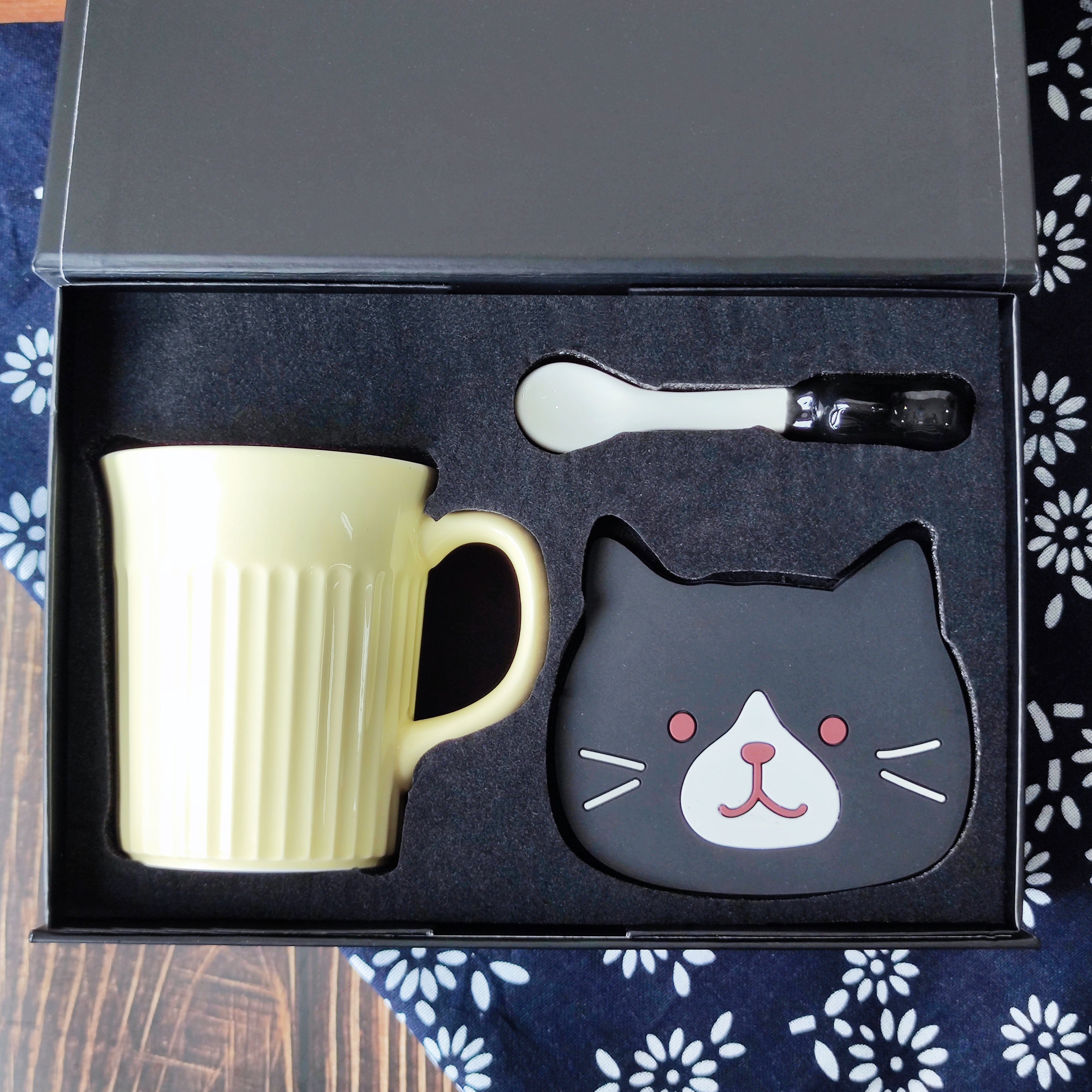 Meow Tea Party