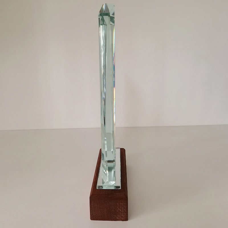 [Case Studies]INNITY | Engraved crystal pedestal